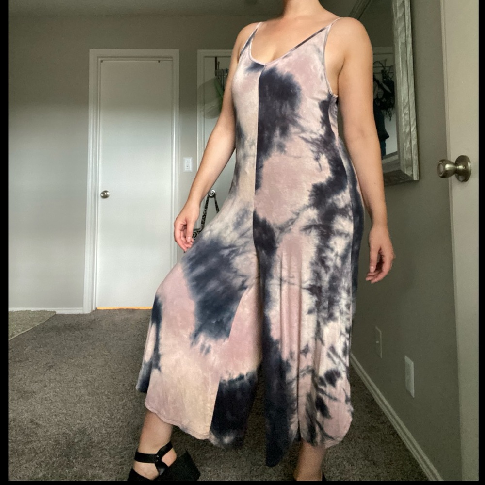 Tie-dye Jumpsuit. Loose-fit and super stretchy. Perfect for casual occasions. - Picture 4 of 15